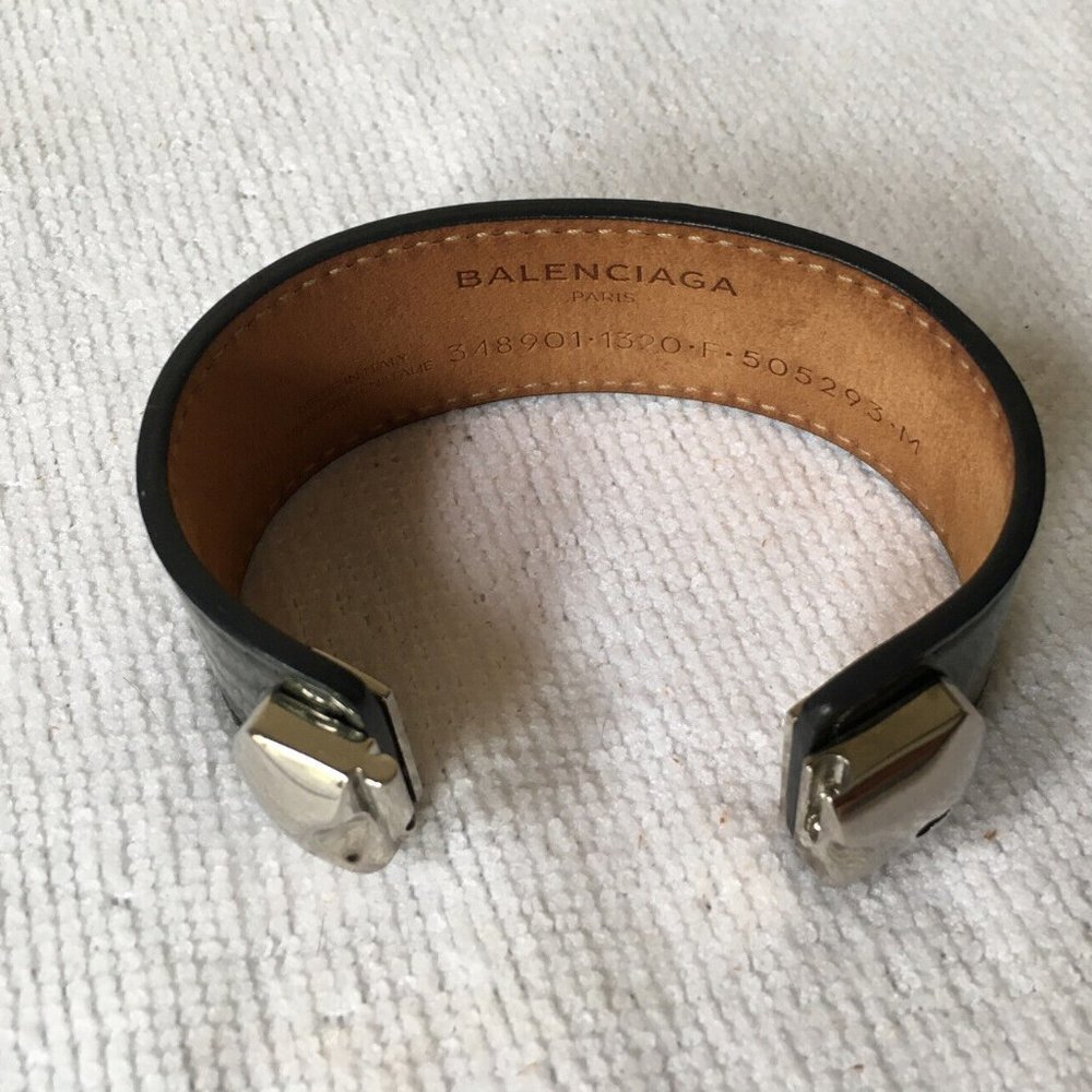 Balenciaga Leather Bangle Bracelet in Green Patent Leather with Silvertone Clasp - Picture 7 of 9